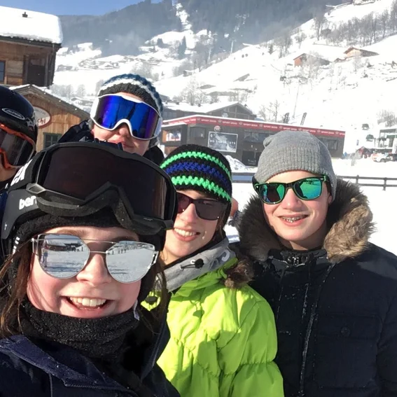 JF_Skifreizeit_2018_Gruppe_Schlitten.jpg