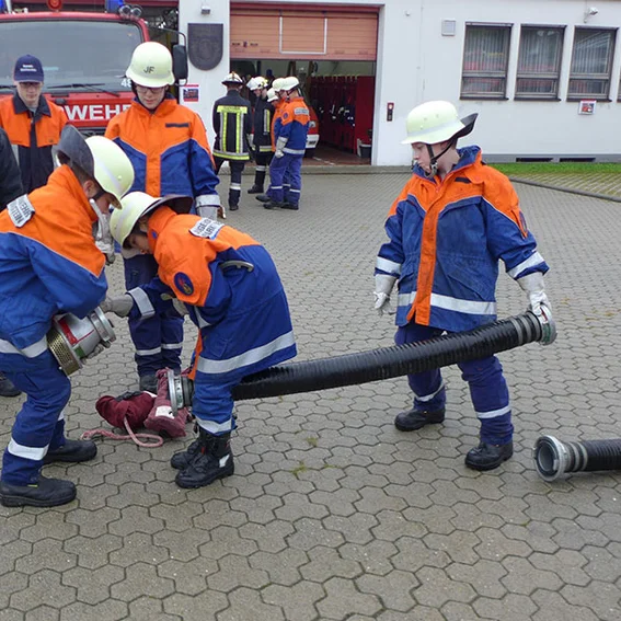 GJ-24h_Uebung-2017-Unterricht-Saugleitungskuppeln.jpg