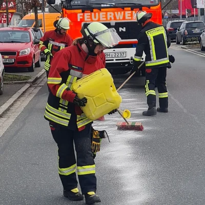 Uni_Bild_Ölspur_neu
